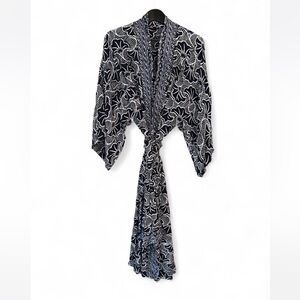 Elegant Navy and White Floral Women's Kimono Robe